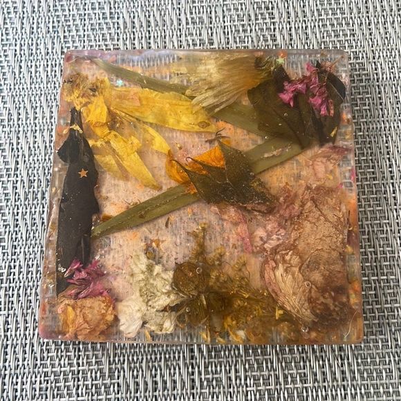 Handmade Pressed Flower Coaster Set and Holder Square Sunny - Picture 5 of 17